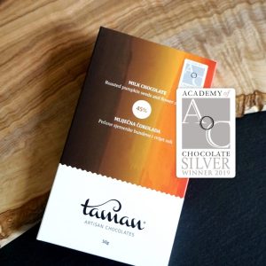 TAMAN Artisan mliječna čokolada pečene sjemenke bundeve i cvijet soli 50g