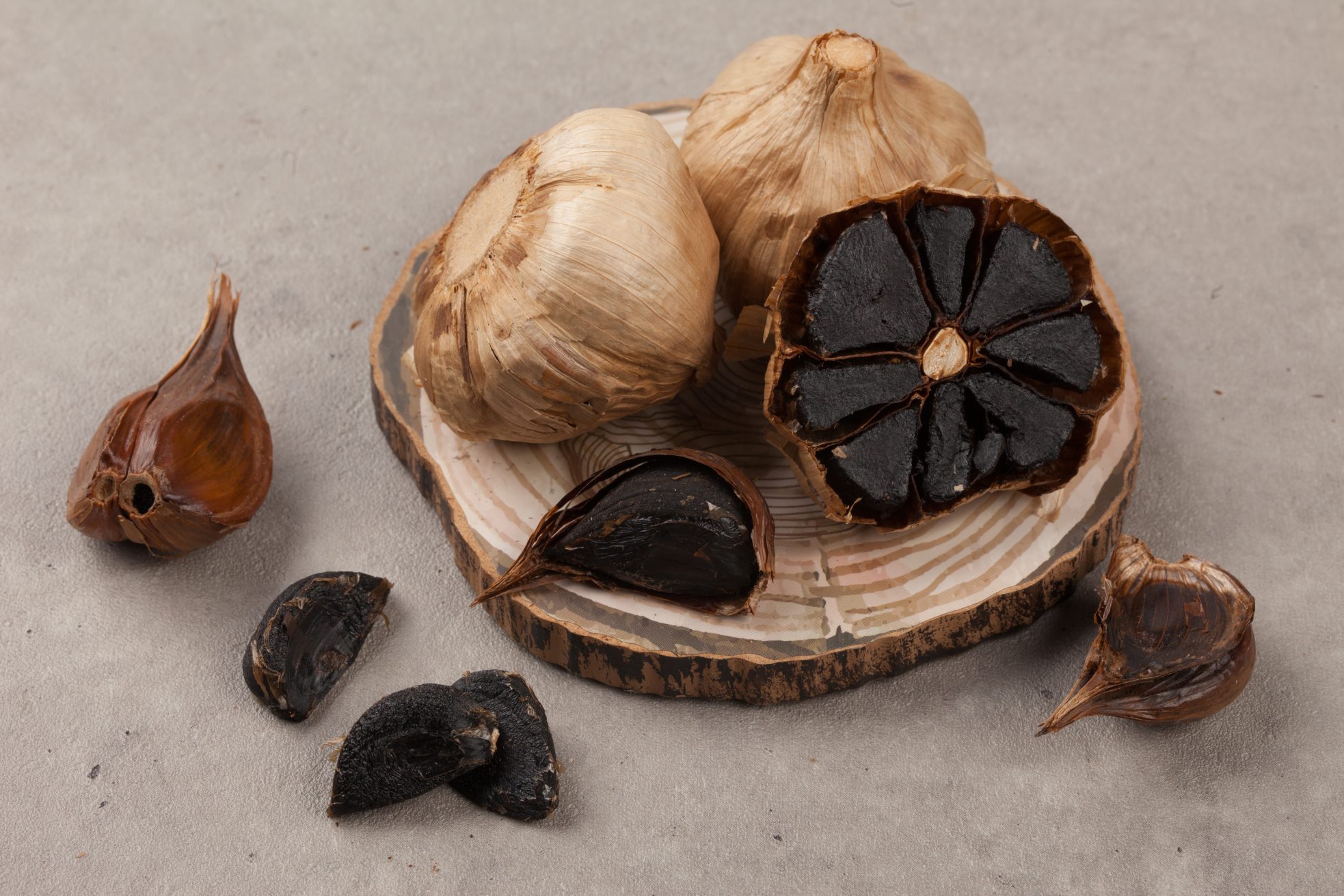 Umami Mediteraneo pasta od crnog organskog češnjaka 300g - Slika 2